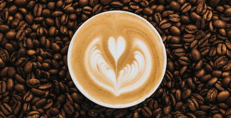 4 raisons d’adopter le café en grain au bureau