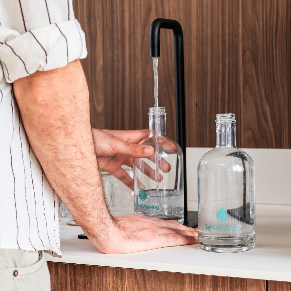 Pleyce x TaylorWessing Fontaine à eau Alta 